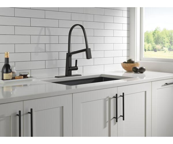 9693-BL-DST Pull-Down Kitchen Faucet, 1.8 gpm Flow Rate 1 Handle, 1 Faucet Hole, Spray/Aerated Stream Function, Matte Black