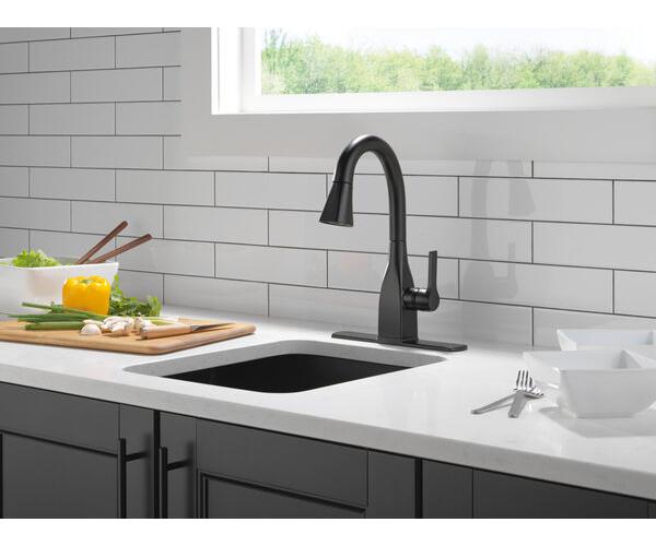 9983-BL-DST Pull-Down Kitchen Faucet, 1.8 gpm Flow Rate 1 Handle, 1 Faucet Hole, Spray/Aerated Stream Function, Matte Black